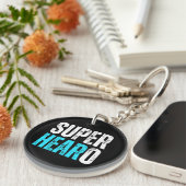 Hearo – ろうすごい者/蝸牛移植の戦士 キーホルダー (正面右)