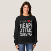Heart Attack Survivor Heart Disease Awareness Hear スウェットシャツ (正面フル)