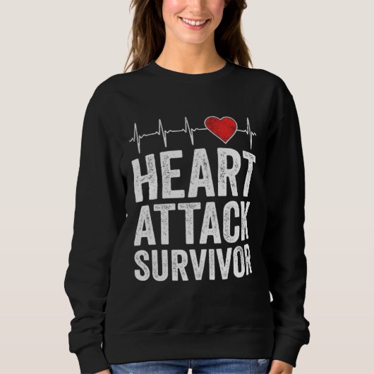 Heart Attack Survivor Heart Disease Awareness Hear スウェットシャツ (正面)