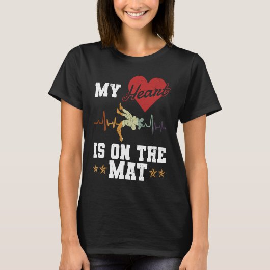 Heart On The Mat  Freestyle Wrestling Sport  Wrest Tシャツ (正面)