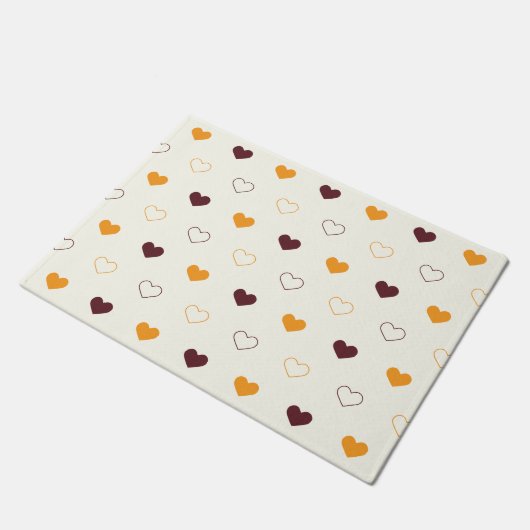 Heart Pattern with Orange & Brown Hearts ドアマット (アングル)