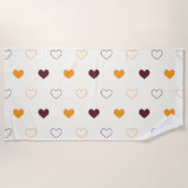 Heart Pattern with Orange & Brown Hearts ビーチタオル (正面)