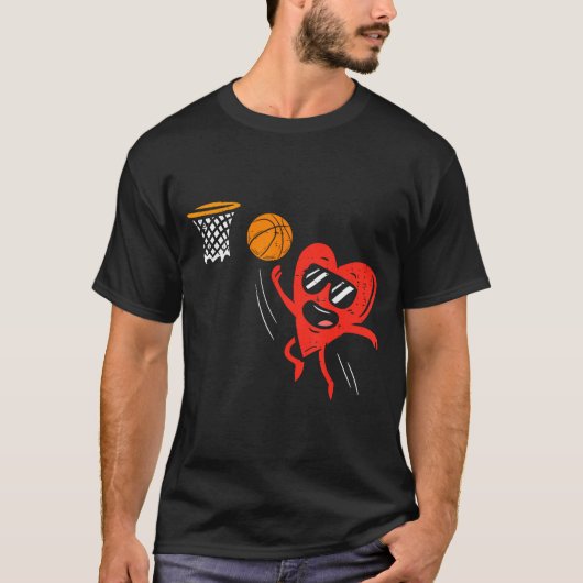 Heart Playing Basketball Cute Valentines Day Srts  Tシャツ (正面)