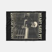 Heart Says T Knees Say Balcony  フリースブランケット (正面(横))