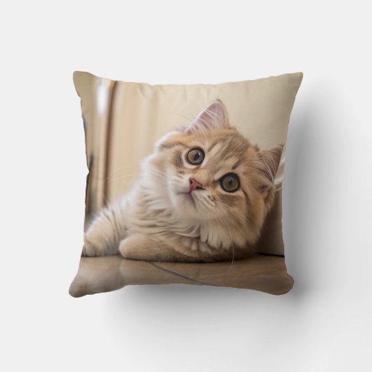 Heart-Shaped Cat Design クッション (裏面)