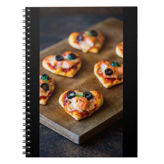 Heart-Shaped Salmon Pizza Bites ノートブック (正面)