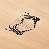 Heart Shaped Skeleton Hands Creepy Goth Wedding アクリル招待状 (レイダウン)