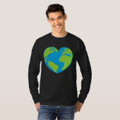 Heart shaped world earth globe world map tシャツ (正面フル)