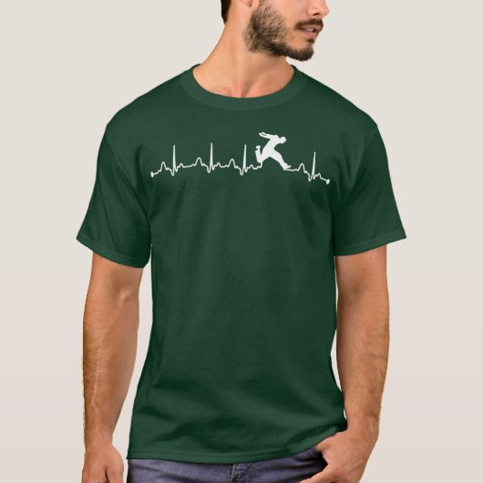 Heartbeat EKG  Parkour Heartbeat Love Gift Tシャツ (正面)