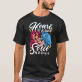Hearth Of A Wolf Soul Of A Dragon Cool Dragon Wolf Tシャツ (正面)
