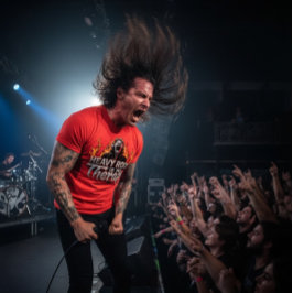 Heavy Rock Is My Therapy Tシャツ