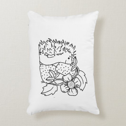 Hedgehog and Strawberries アクセントクッション (正面(垂直))
