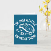 Hedgehog Lover Animal Pun I'm Just A Little On Hed カード (黄色い花)