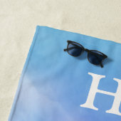 Hej Spring, natural wildflowers under a blue sky ビーチタオル (インサイチュ)