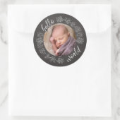 Hello Chalkboardベビーの最初のパーソナライズされた写真 ラウンドシール (バッグ)