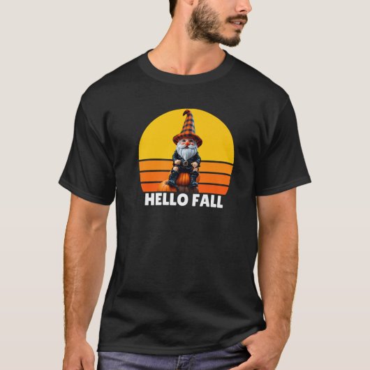 Hello Fall Pumpkin Plaid Truck Gnomes For Hallowee Tシャツ (正面)