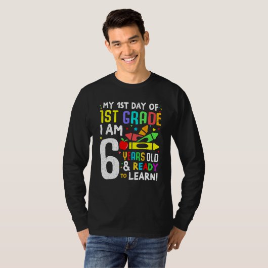 Hello First Day Of 1ST Grade  Back To School 2023  Tシャツ (正面フル)