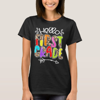 Hello First Gradeチーム1年生新学期Te Tシャツ
