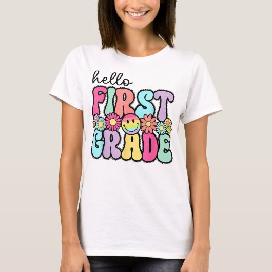 Hello First Grade Teacher Coquette Pencil Bow Tシャツ (正面)