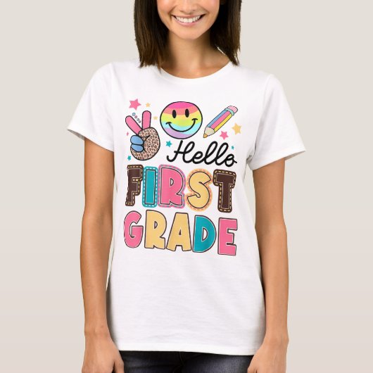 Hello First Grade Teacher Coquette Pencil Bow Tシャツ (正面)