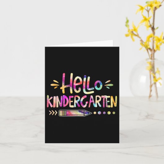 Hello Kindergarten First Day Back To School Tie Dy カード (黄色い花)