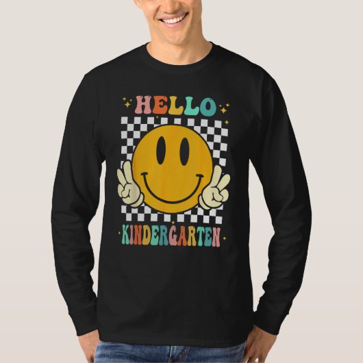 Hello Kindergarten Goodbye Pre k Graduation Groovy Tシャツ (正面)
