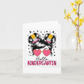 Hello Kindergarten Messy Bun Girls Back To School  カード (黄色い花)