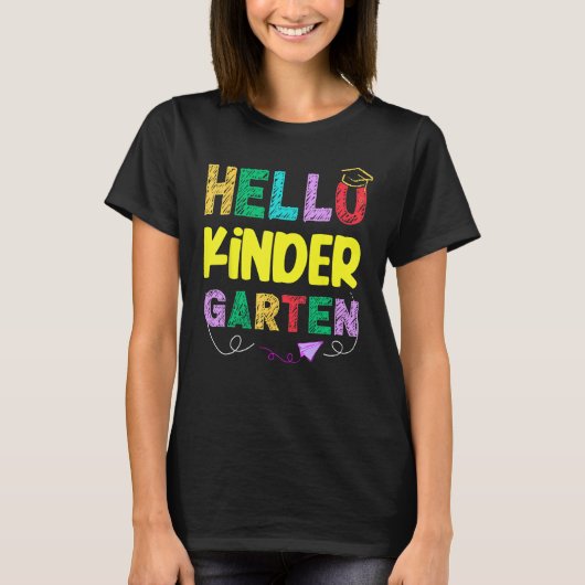 Hello Kindergarten Team Kinder Back to School Teac Tシャツ (正面)