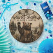 Hello Sweet Cheeks Rustic Bear Funny Lake Cabin ペーパープレート (パーティー)