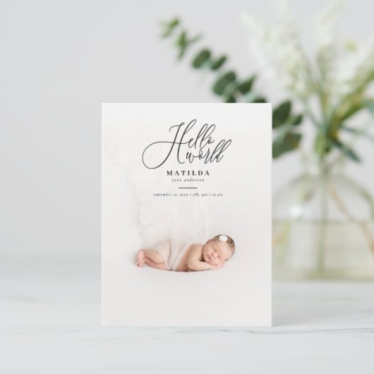 Hello worldスクリプト文字写真の誕生のお知らせ 案内ポストカード (スタンド正面)
