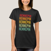 Hennepin County Minnesota Rainbow Text Tシャツ (正面)