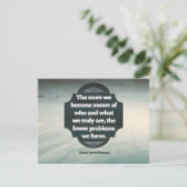 Henry David Thoreau感動的引用文「アウェア」 ポストカード (スタンド正面)