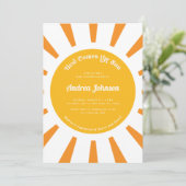 Here 来 the Sun Boho Sunshine Cute Baby Shower 招待状 (スタンド正面)
