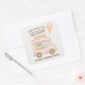 Here Comes the Scoop! | Pink Ice Cream Truck  スクエアシール (封筒)