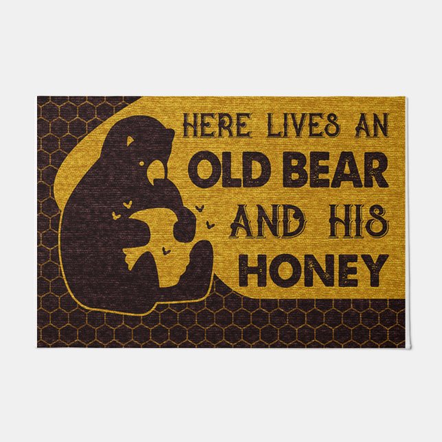 Here Lives An Old Bear And His Honey ドアマット (正面)