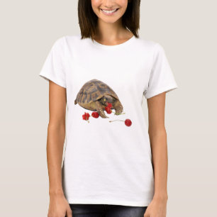 Hermannのカメおよびいちご Tシャツ
