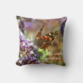 Hermosa mariposa polinizando flores クッション (正面)