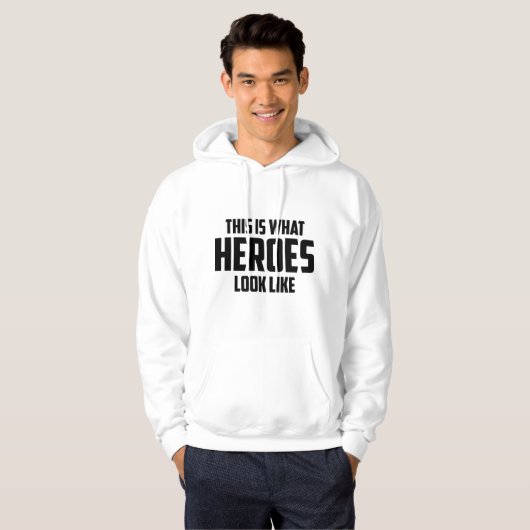 HEROESの外観 パーカ (正面フル)