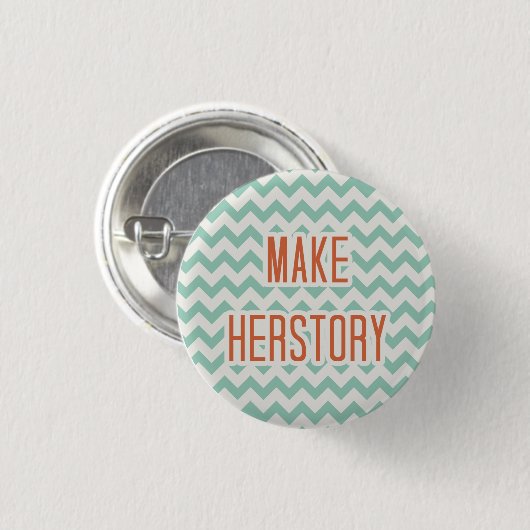 Herstory 缶バッジ (正面&裏面)