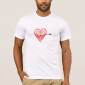 Herz Dartscheibe mit Pfeil Tシャツ (正面)