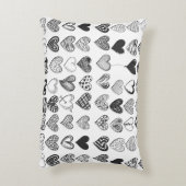 Herzen in Schwarz-Weiß アクセントクッション (裏面(縦))