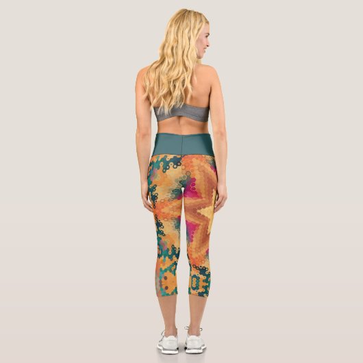 Hex Mandala Orange Blue and Pink カプリレギンス (裏面)