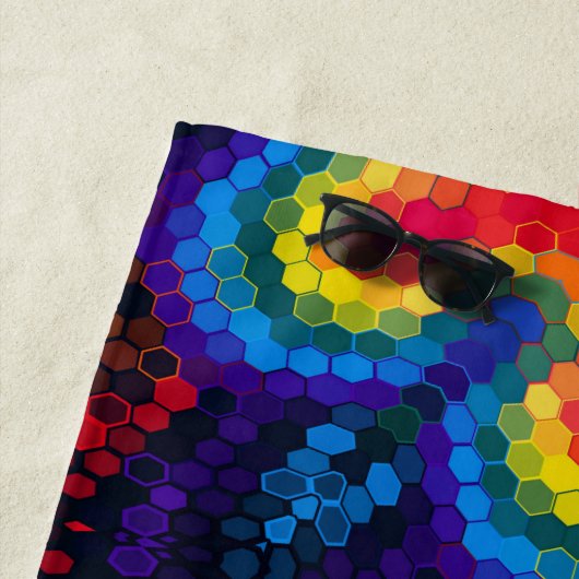 Hex Mandala Red Yellow and Blue ビーチタオル (インサイチュ)