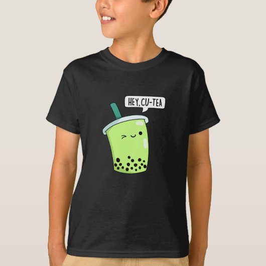 Hey Cu-Tea おもしろい Boba Tea Pun Dark BG Tシャツ (正面)