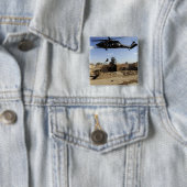 HH-60 2からパラレースキューマンがラッパを吹く 缶バッジ (インサイチュ)