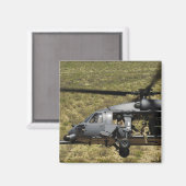 HH-60 Pave Hawkは砂漠を飛行する マグネット (正面/裏面)