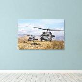 HH-60 Pavehawkヘリコプター2機がLANに備えている キャンバスプリント (インサイチュ (ウッドフロア))