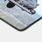 HH-60Gがホークを舗装 デスクマット (コーナー)