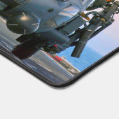 HH-60Gがホークを舗装 デスクマット (コーナー)