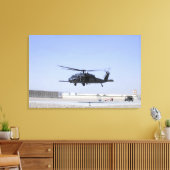 HH-60Gはキャンプバスティオからホークを離陸させる キャンバスプリント (インサイチュ (リビング))